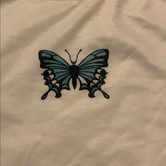 SOLD🏷❌ cropped butterfly tee| SHEIN - Picture 4 of 6